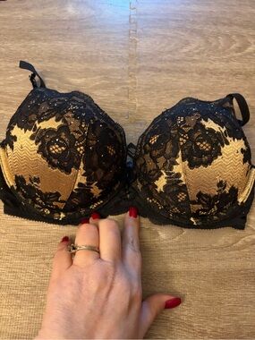Victoria Secret Bra 34C Bombshell Push Up Black Lace Plunge Adds 2 Cup Sizes